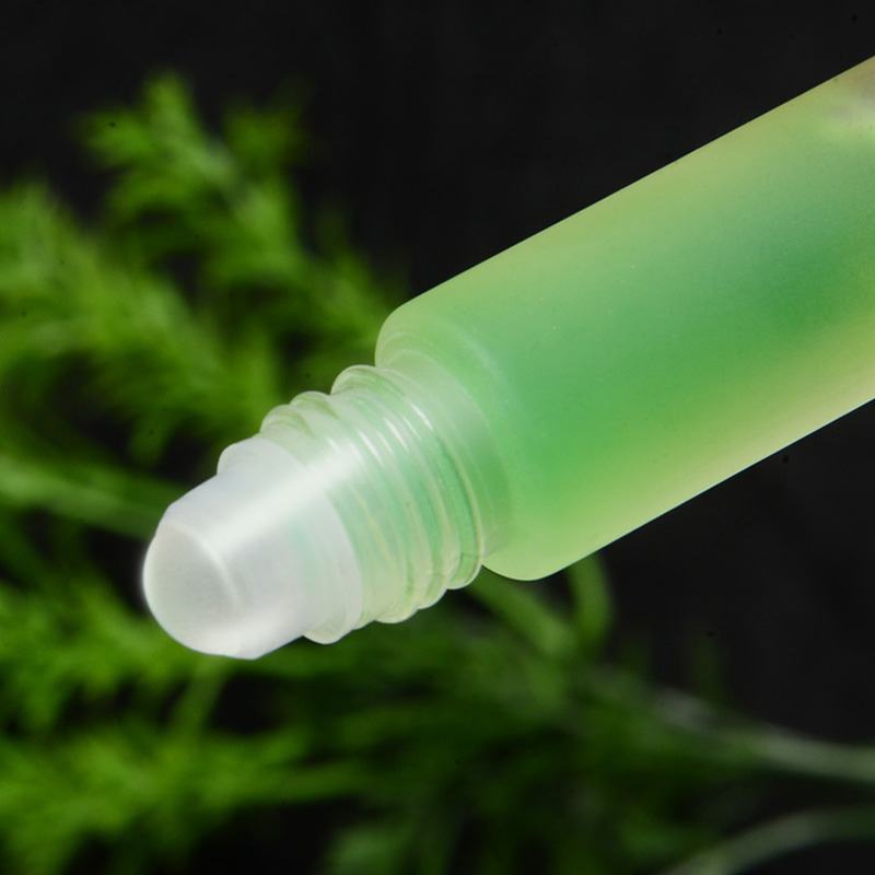 Herbal Wellness Massage - よもぎ精油4本セット – ナチュラルなよもぎハーブオイル、ボディマッサージ、肌の鎮静、リラックス、ホームウェルネスに